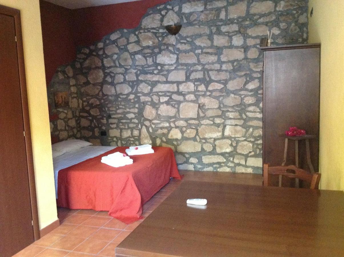 Vento Del Sud Vendégház Chiaramonte Gulfi Kültér fotó